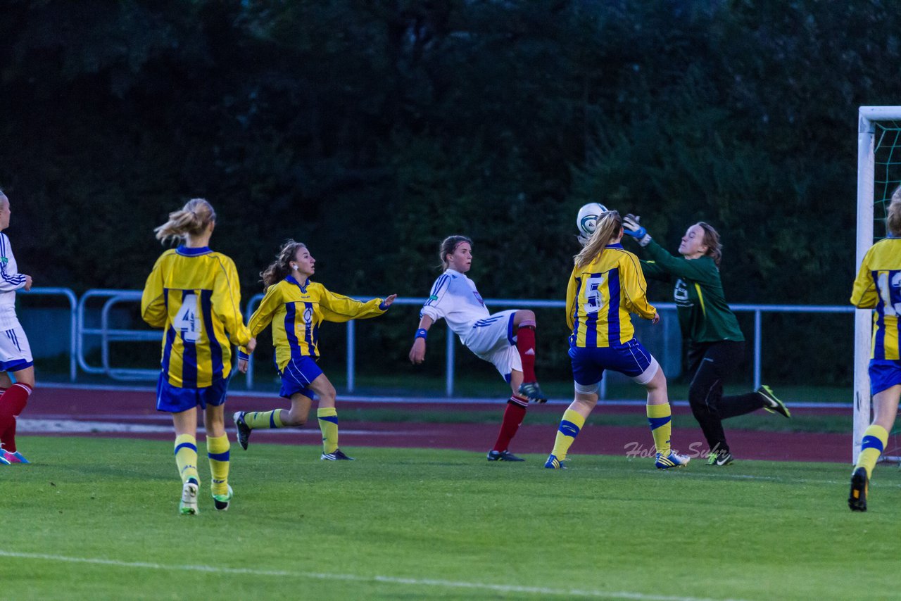 Bild 71 - B-Juniorinnen SV Henstedt-Ulzburg - Holstein Kiel : Ergebnis: 0:12